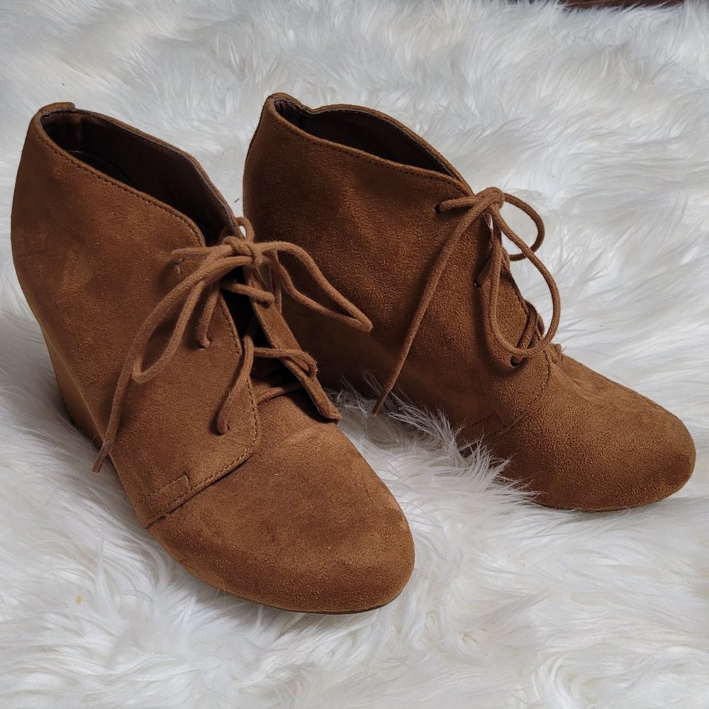 Soda Faux Suede Wedge Booties Camel Brown Round Toe Lace Up Womens Casual 7